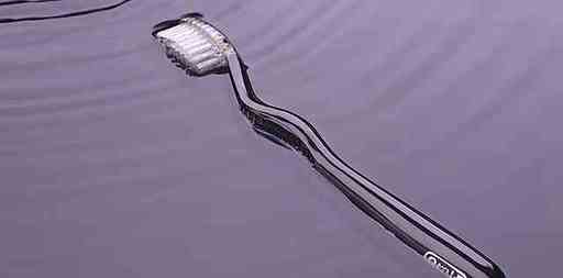 Ideo_Contura_toothbrush_sfw.jpg