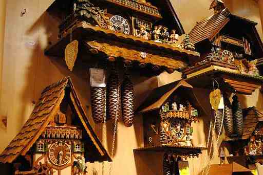 Swiss_cuckoo_clock_sfw.jpg