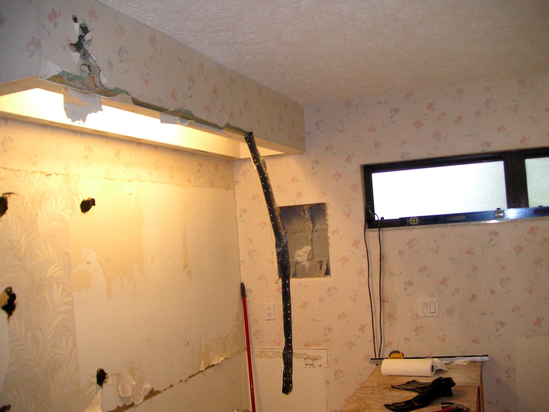 2022-05-07_Main-bath-soffit-demo_03