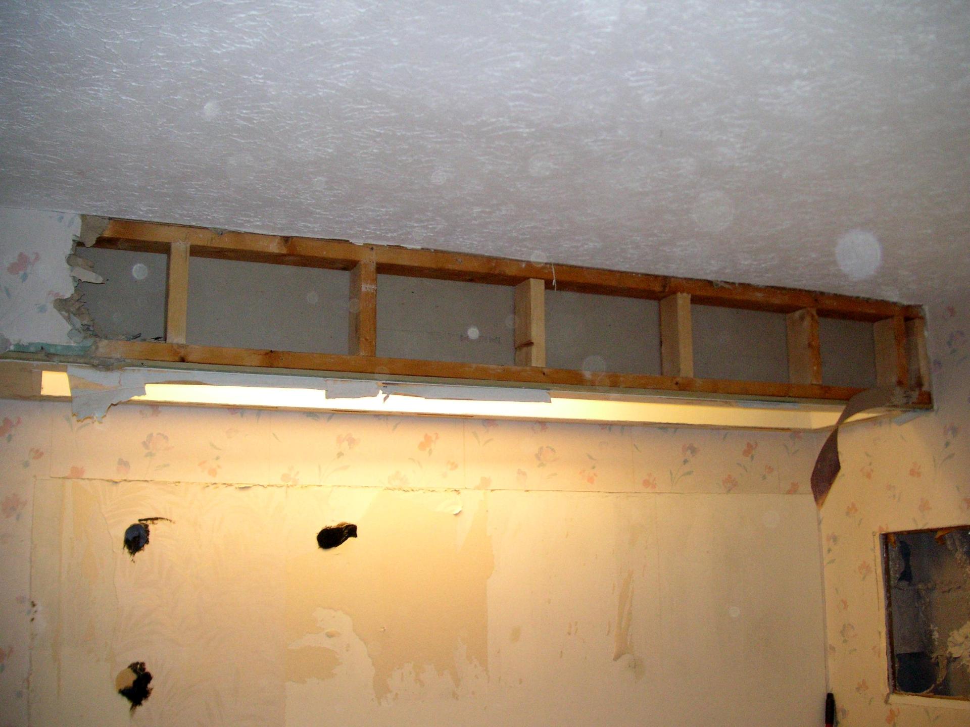 2022-05-07_Main-bath-soffit-demo_05