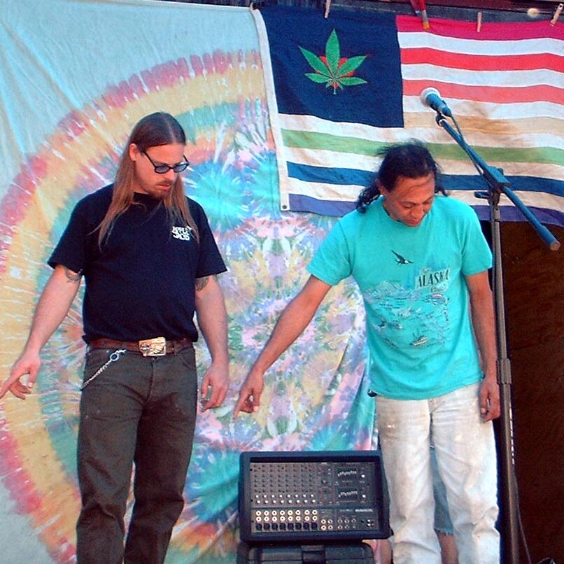 Charlie_Jackson_4-20_Party_2002-04-20x14-09-21 Johny Bird and ???? set up the band. Held at the barn of 12780 Clayton Road, San Jose, CA. (It's a roofer now.)