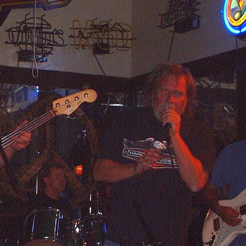 Charlie_Jackson_2002-09-14x22-03-37 Johhny Bird on bass and Charlie Jackson singing at Bogart's Lounge in Sunnyvale CA, Sept 14, 2002.