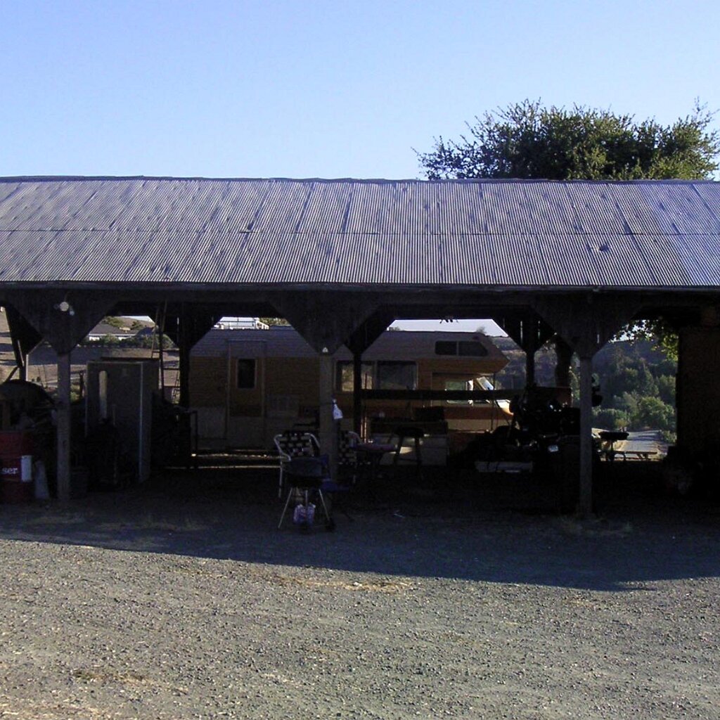 Charlie_Jackson_visit_2003-10-11x17-15-14 The barn where Charlie Jackson lived. I dropped in at 12780 Clayton Road, San Jose, CA. (It's a roofer now.). Nobody's home Saturday Oct 11, 2003.