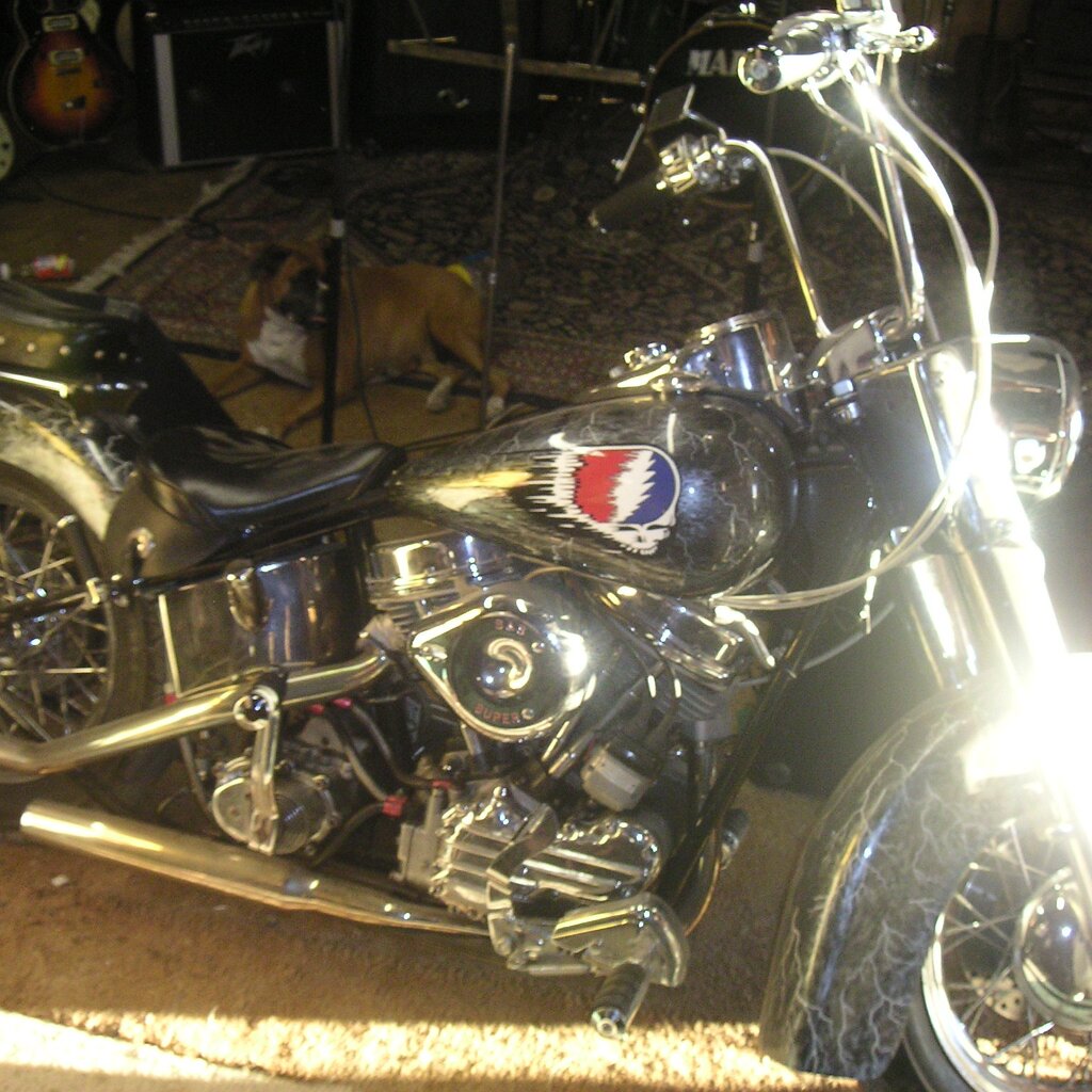 Charlie_Jackson_visit_2003-10-11x18-02-25 Charlie Jackson's Panhead in 2002 at 12780 Clayton Road, San Jose, CA. (It's a roofer now.). It's long gone, so don't try to steal it.