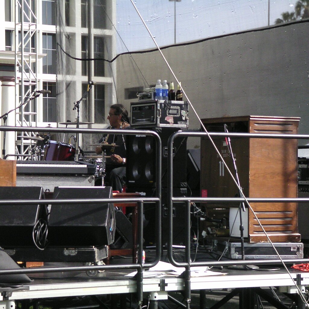 San_Jose_Blues-Festival_2005-05-14x05-19-50 Final checks at the San Jose Blues festival, May 14th, 2005.
