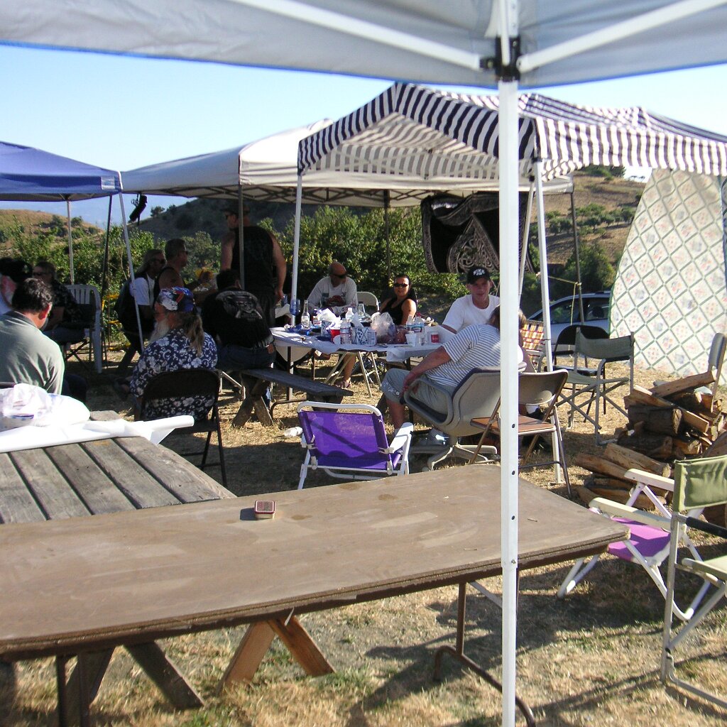 Don-s_wake_2006-07-15x18-19-19 People begin to arrive at Don's wake at Charlie Jackson's home in the barn at 12780 Clayton Road, San Jose, CA. (It's a roofer now.)