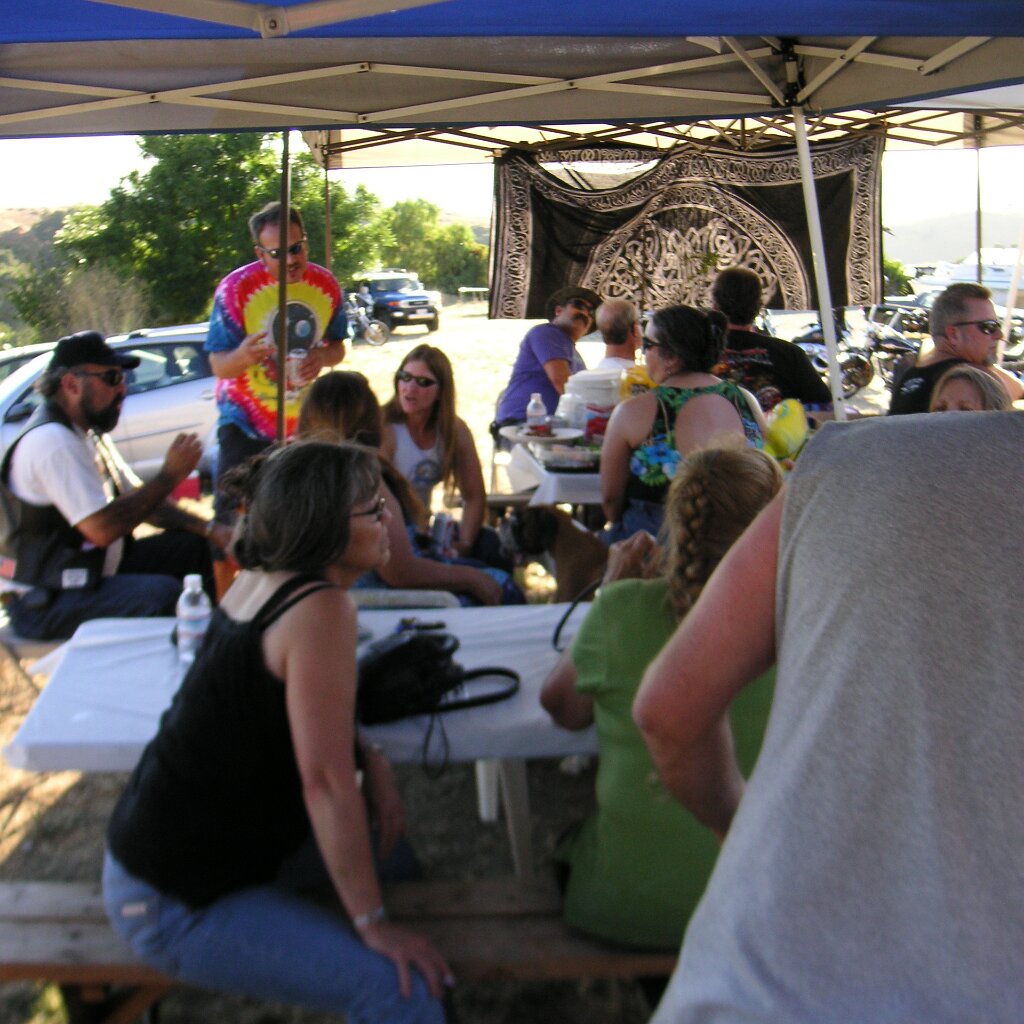 Don-s_wake_2006-07-15x19-14-13 The crowd picks up at Don's wake at Charlie Jackson's home in the barn at 12780 Clayton Road, San Jose, CA. (It's a roofer now.)