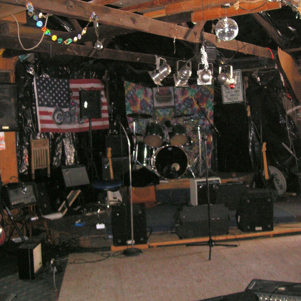 Charlie_Jackson_2014_4-20_Party_2014-04-19x14-11-26 A separate practice area behind the stage at the 4-20 party at Charlie Jackson's home in the barn at 12780 Clayton Road, San Jose, CA. (It's a roofer now.)