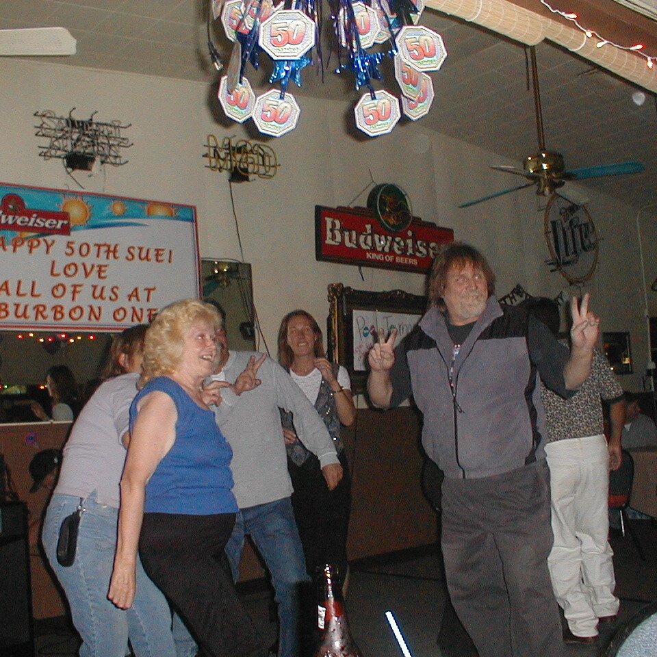 2000-06-03x20-36-27_Charlie_Jackson_rocking Charlie Jackson with Lori Kessinger way in back, rocking out at Sue Bonney's birthday at Bourbon One, Sunnyvale CA, June 3rd, 2000.