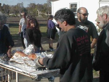 1999-28-10_Halloween-pig-roast