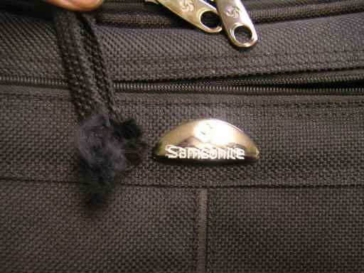 Samsonite_is_junk_1.jpg